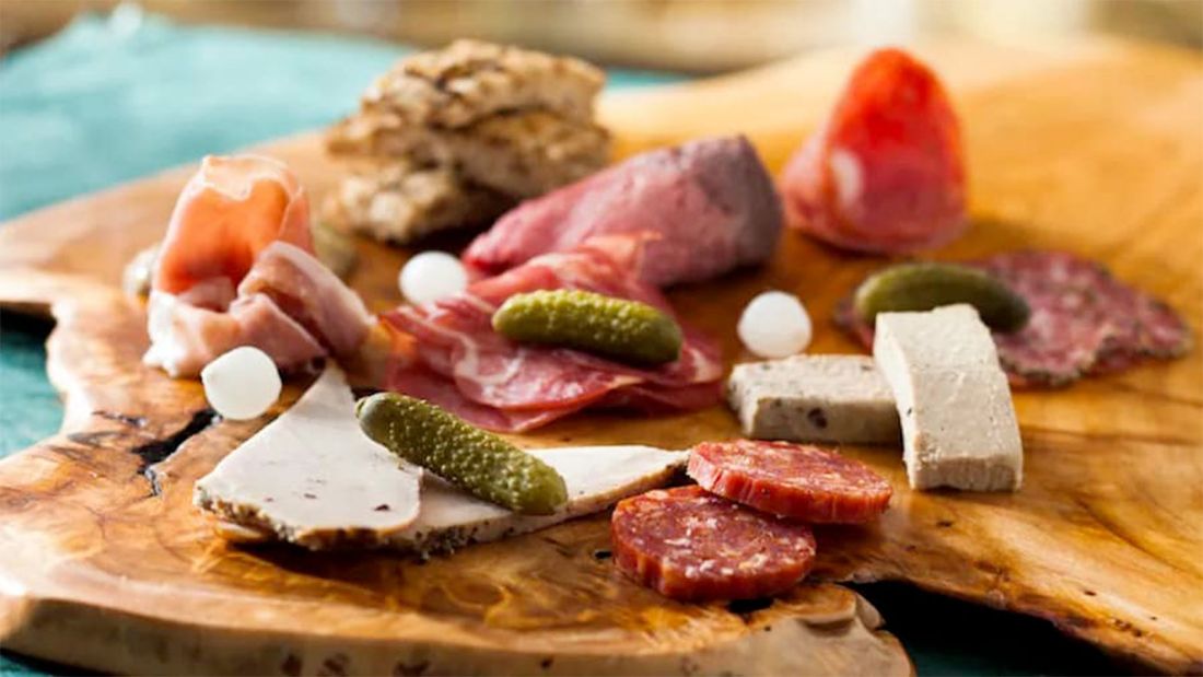 Domaine La Buissonnière - Maison d’hôtes de charme près de Metz en Moselle, Lorraine, France - Les repas - La planche de charcuterie