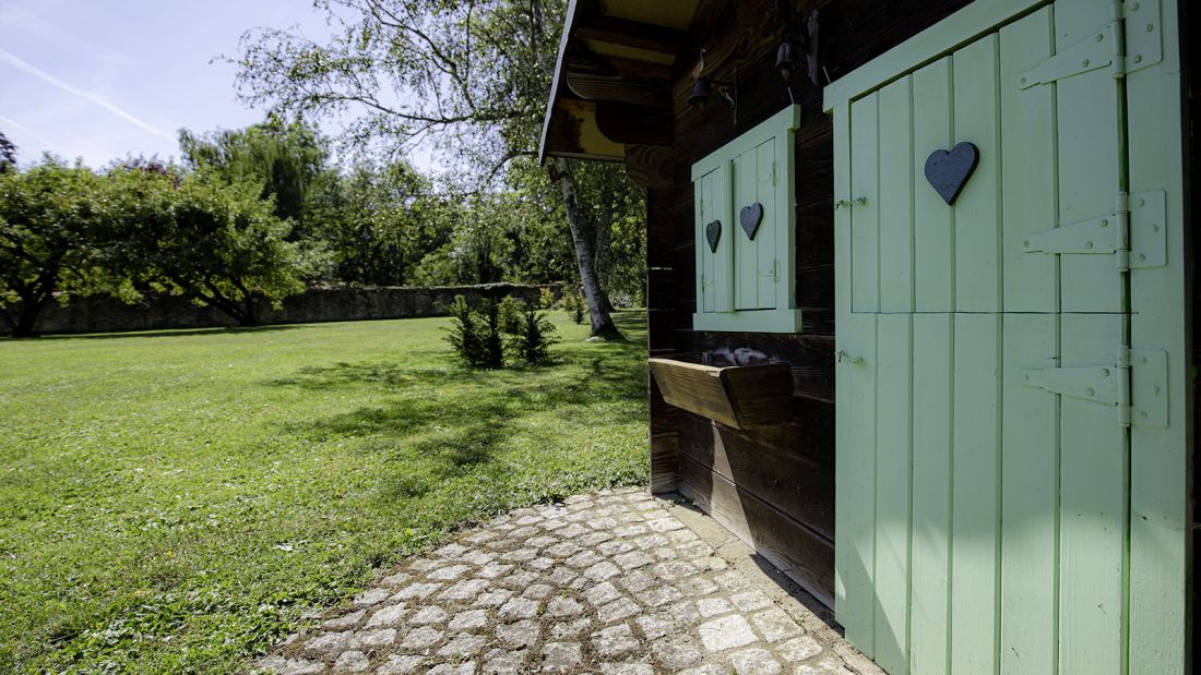 Domaine La Buissonnière - Maison d’hôtes de charme près de Metz en Moselle, Lorraine, France - Vue du jardin