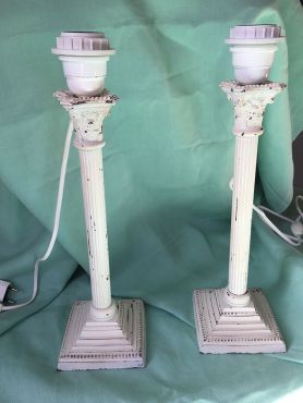 Domaine La Buissonnière - Cabinet de curiosité - Pieds de lampe