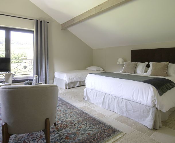 Domaine La Buissonnière - Maison d’hôtes de charme près de Metz en Moselle, Lorraine, France - Vue de la suite familiale Charme